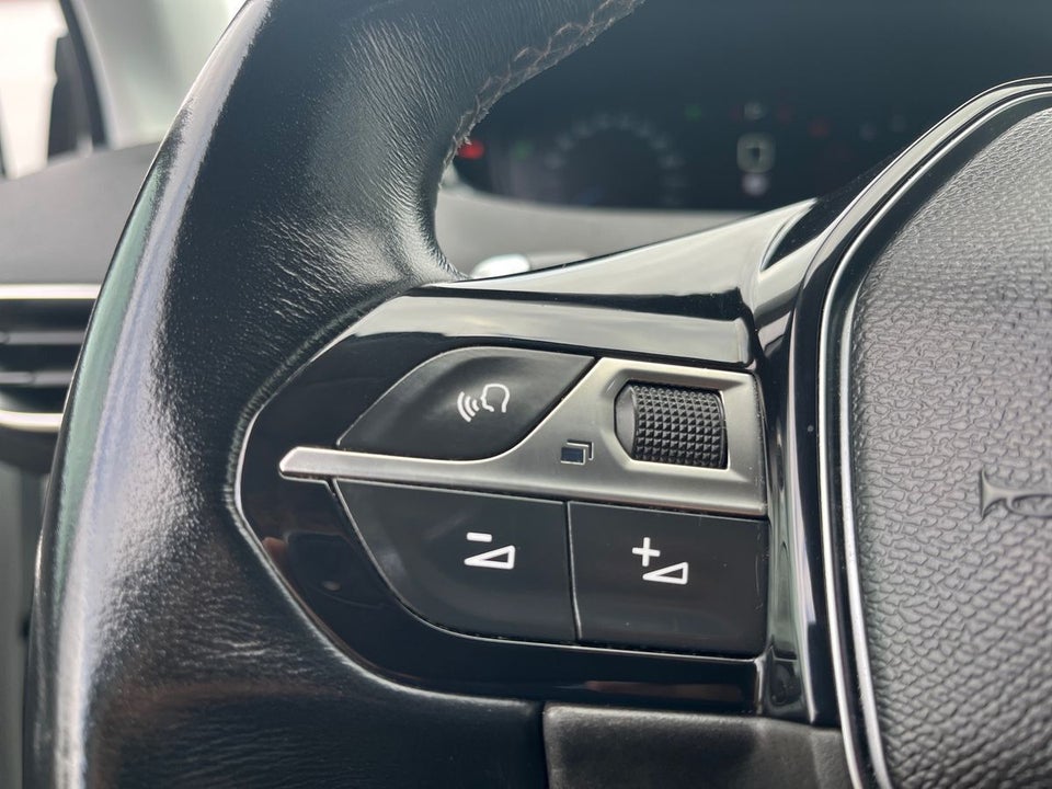 Peugeot 5008 1,2 e-THP 130 Allure EAT6 7prs 5d