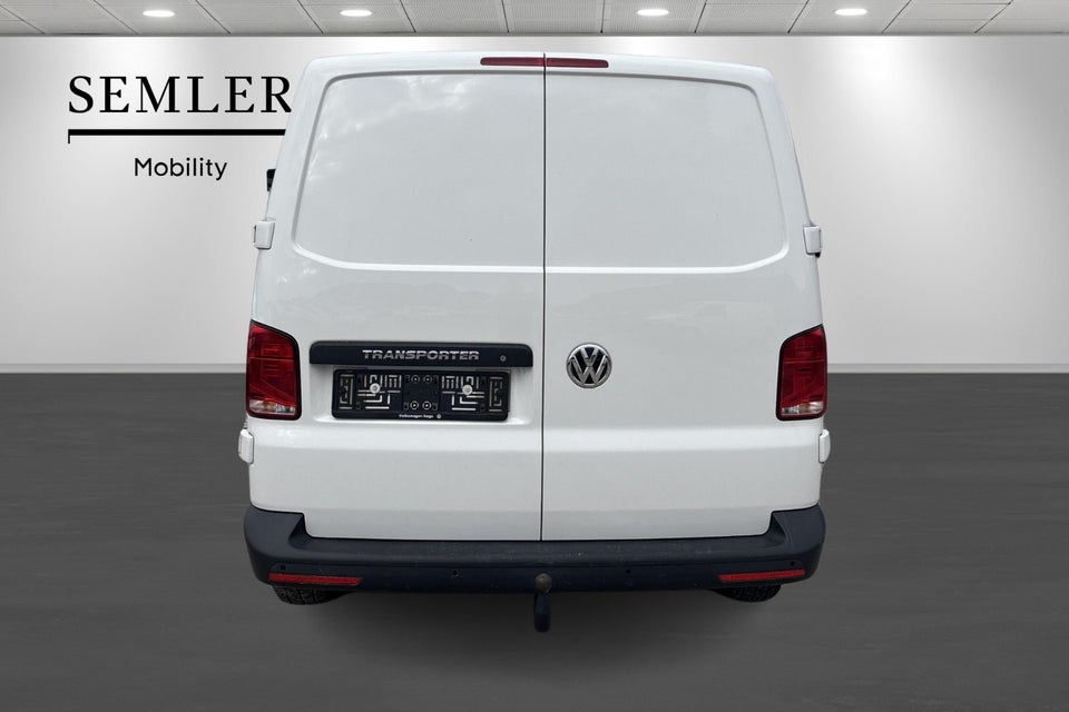 VW Transporter 2,0 TDi 110 Kassevogn lang