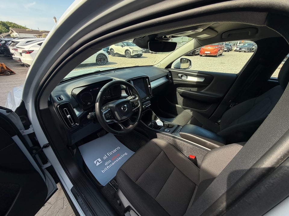 Volvo XC40 2,0 T4 190 Momentum aut. 5d