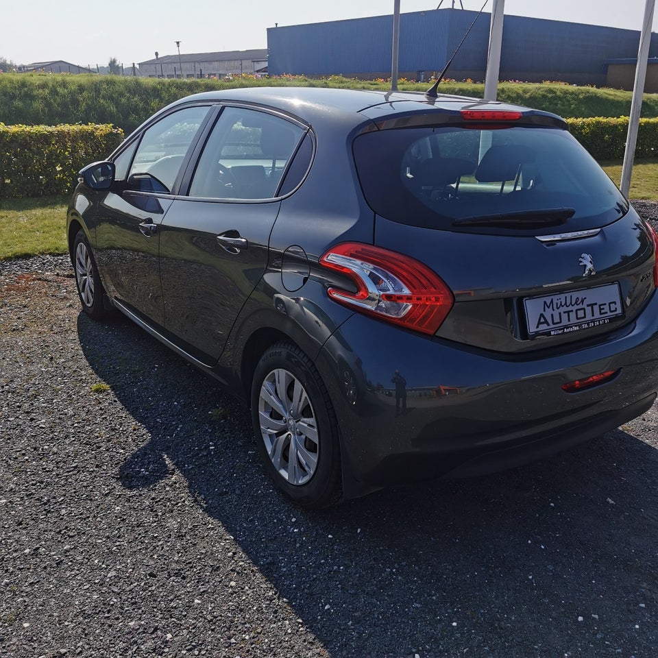 Peugeot 208 1,2 VTi Access 5d