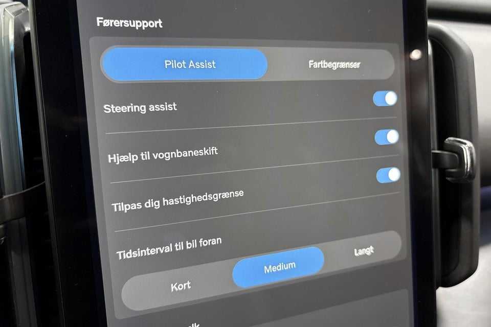Volvo EX30 Standard Range Plus 5d