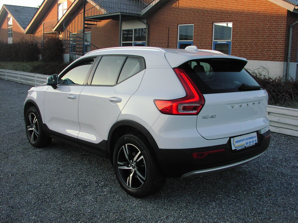 Volvo XC40 2,0 T4 190 Momentum aut. 5d