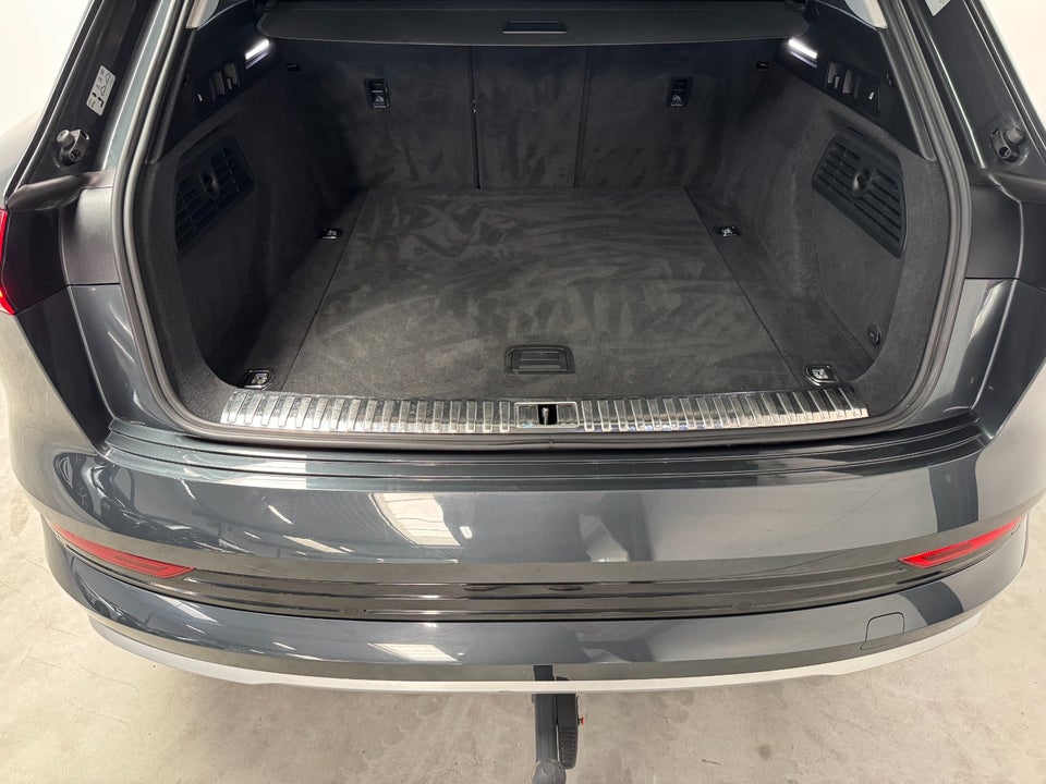 Audi e-tron 55 quattro 5d