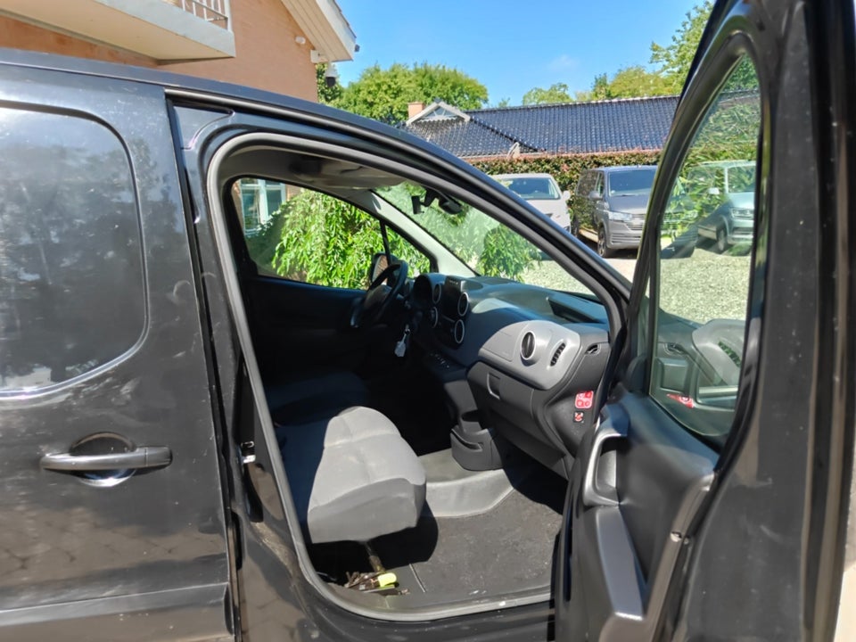 Peugeot Partner 1,6 BlueHDi 100 L1 Premium ESG Van 5d