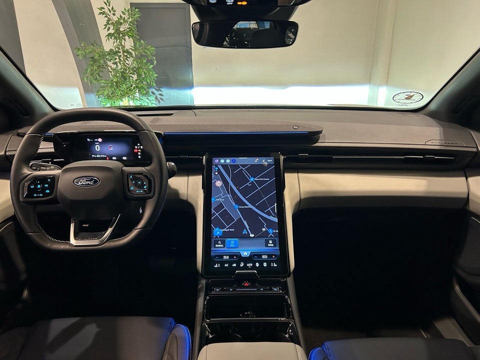 Ford Explorer 77 Premium Extended Range 5d