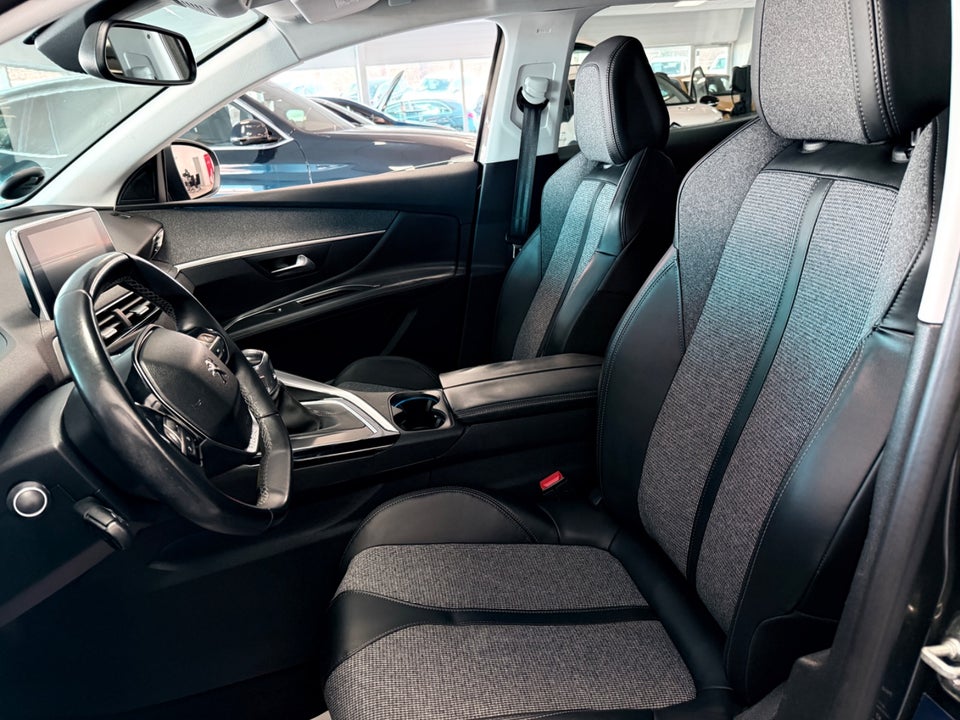 Peugeot 3008 1,2 e-THP 130 Allure 5d