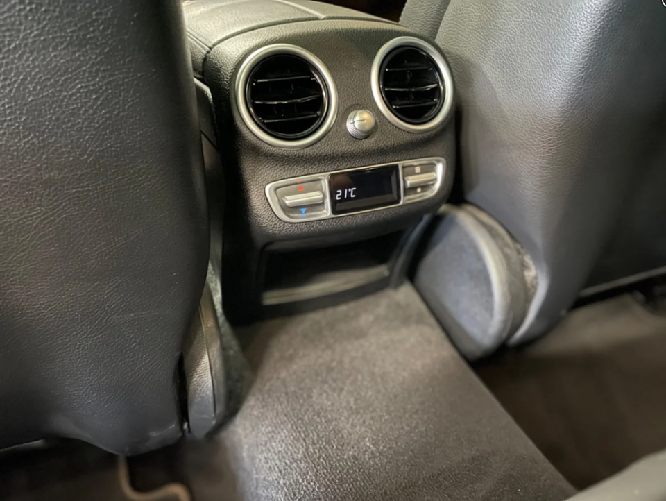 Mercedes C300 de 2,0 Advantage AMG stc. aut. 5d