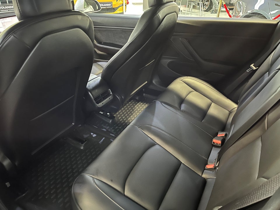 Tesla Model 3 Long Range RWD 4d