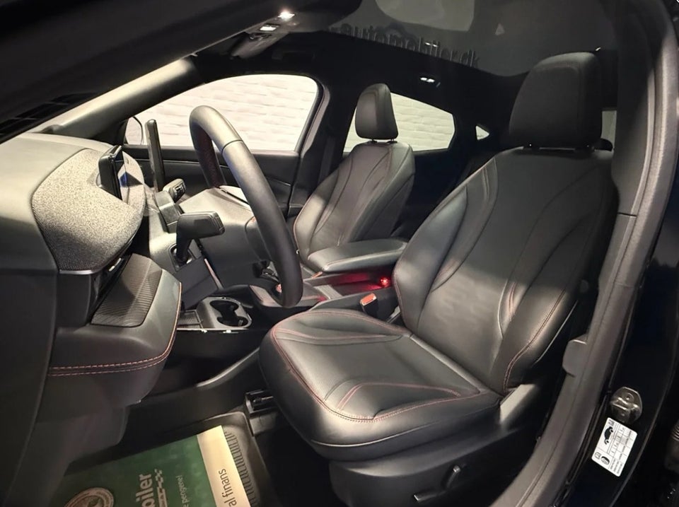 Ford Mustang Mach-E 88 Extended Range AWD 5d