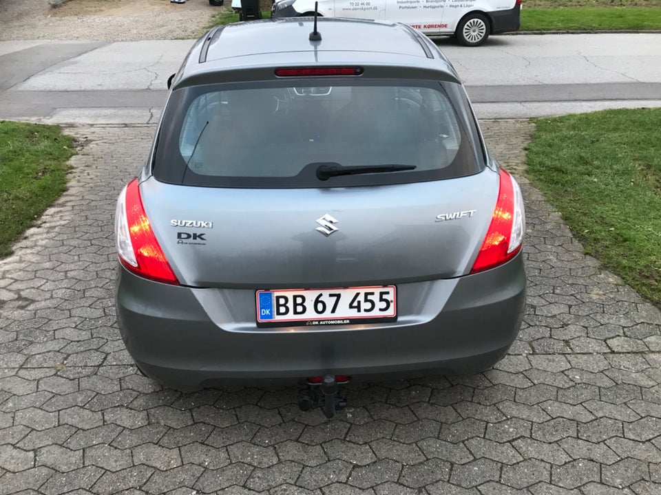 Suzuki Swift 1,2 Dualjet Club 3d
