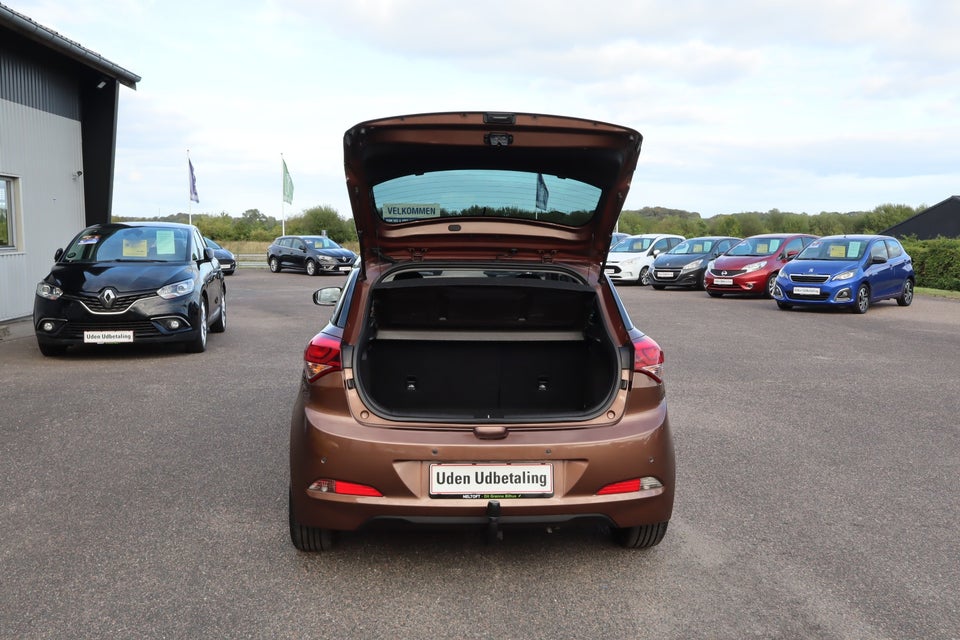 Hyundai i20 1,25 Premium 5d