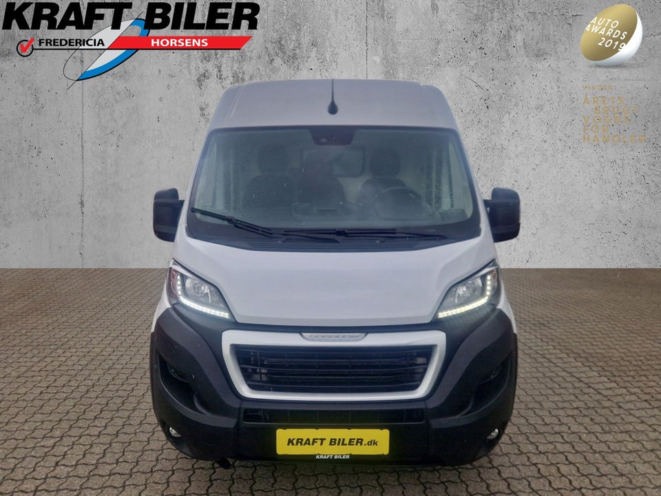 Peugeot Boxer 333 2,2 BlueHDi 140 L2H2 Premium