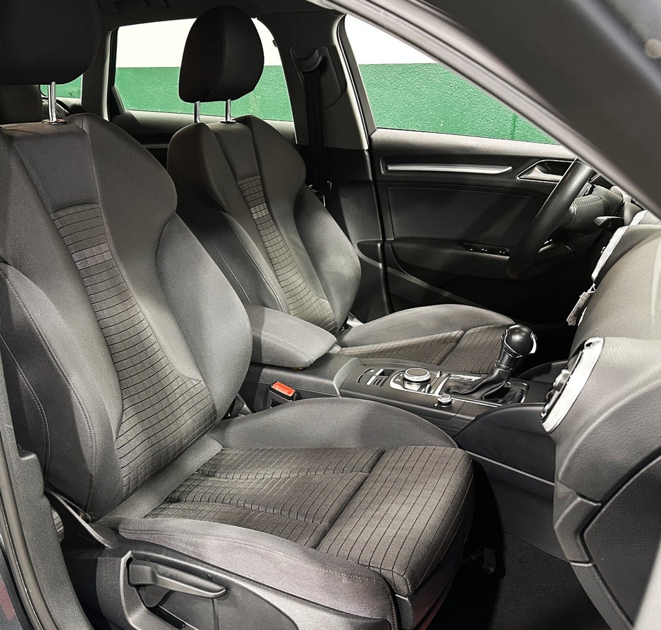 Audi A3 35 TFSi Sport Limited Sportback S-tr. 5d
