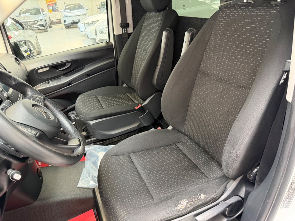 Mercedes eVito 129 Tourer PRO L Van