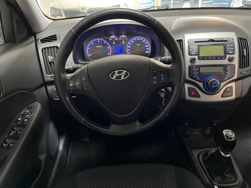 Hyundai i30 1,6 CRDi 90 Classic Sense+ Eco 5d