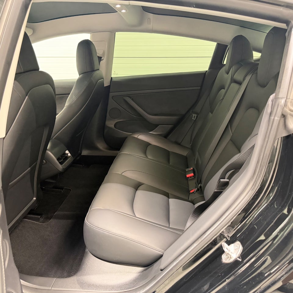 Tesla Model 3 Long Range AWD 4d