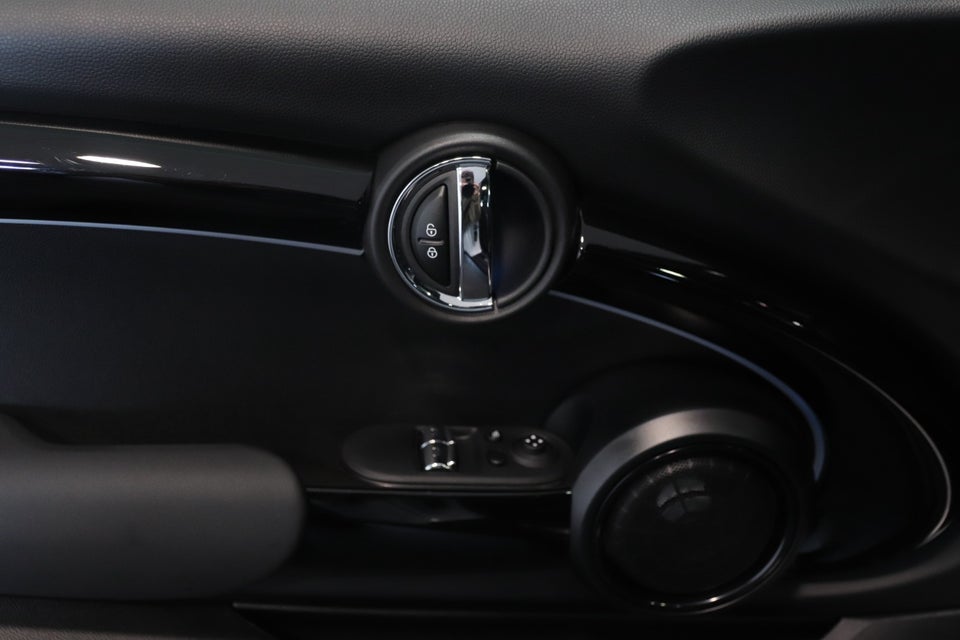 MINI Cooper SE Maximise 3d