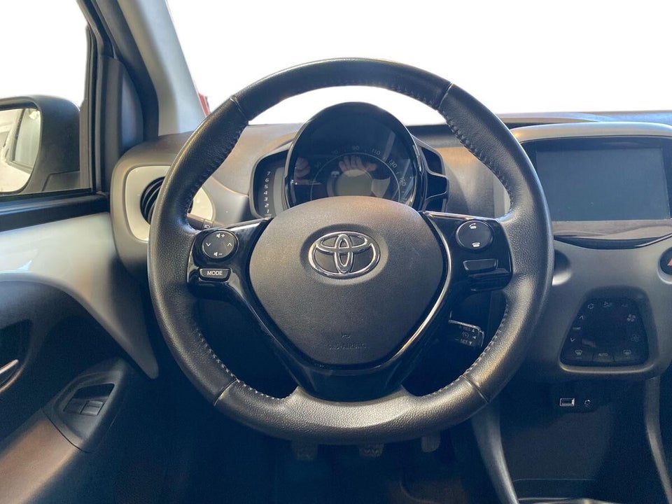 Toyota Aygo 1,0 VVT-i x-press 5d