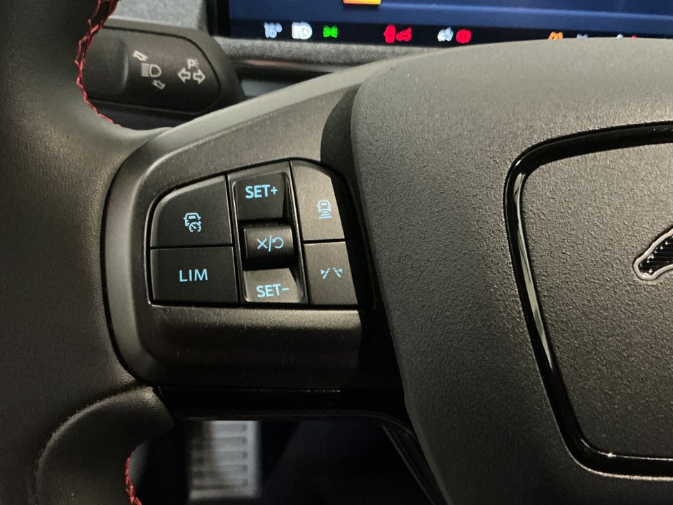 Ford Mustang Mach-E 70 Premium Standard Range AWD 5d