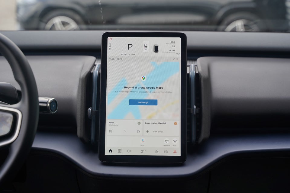 Volvo EX30 Extended Range Plus 5d