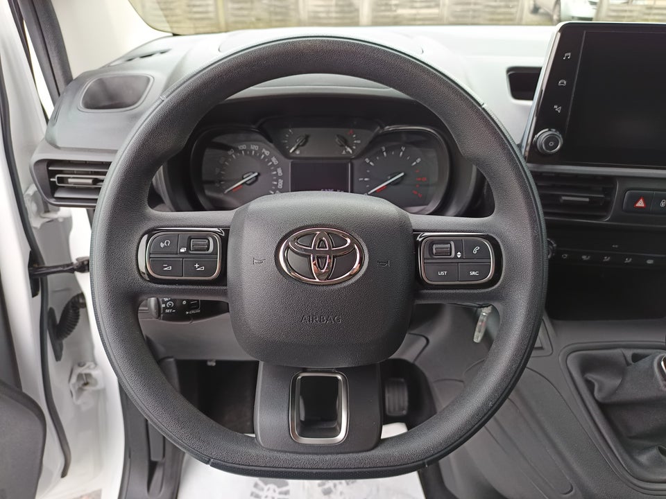 Toyota ProAce City 1,5 D 102 Medium Comfort 4d