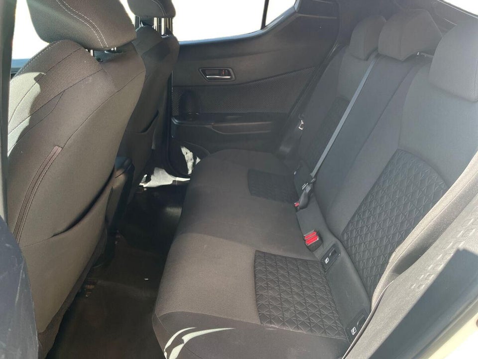 Toyota C-HR 1,8 Hybrid C-LUB Premium CVT 5d