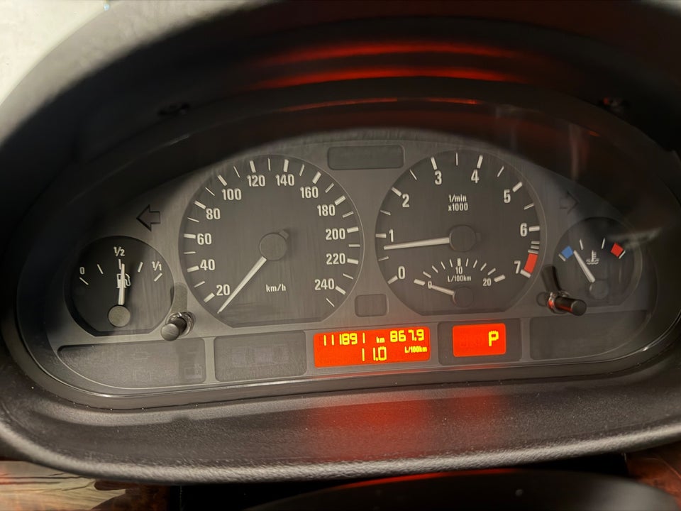 BMW 325i 2,5 aut. 4d