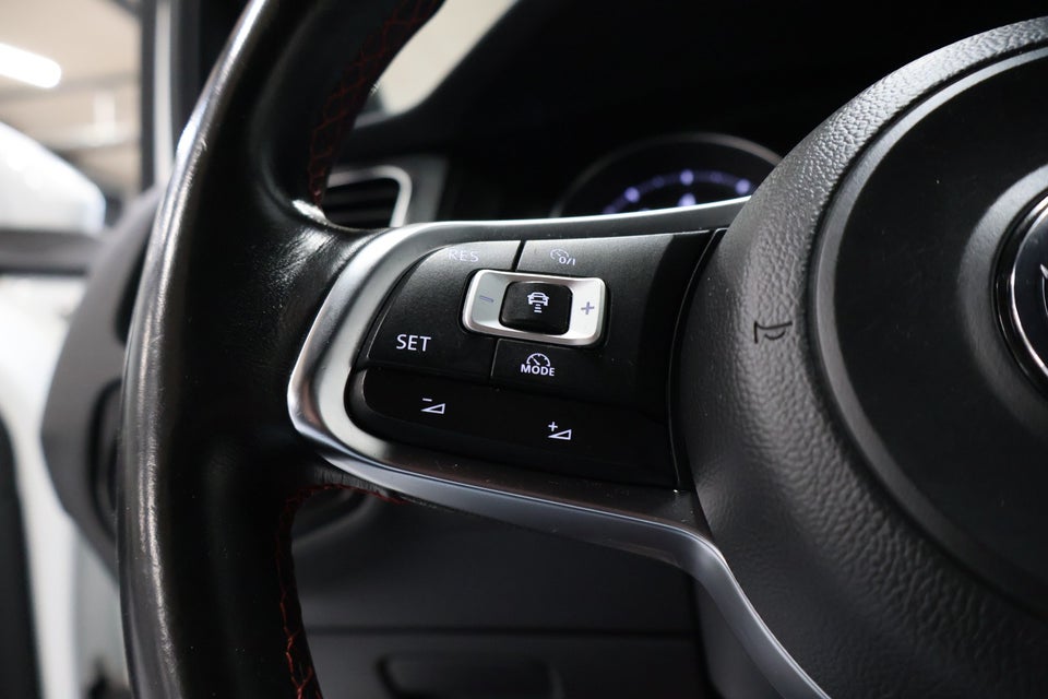 VW Golf VII 2,0 GTi Performance DSG BMT 5d