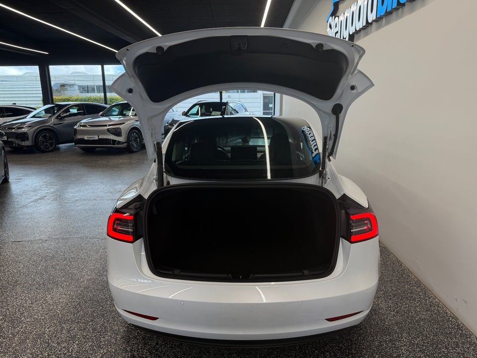 Tesla Model 3 Long Range AWD 4d