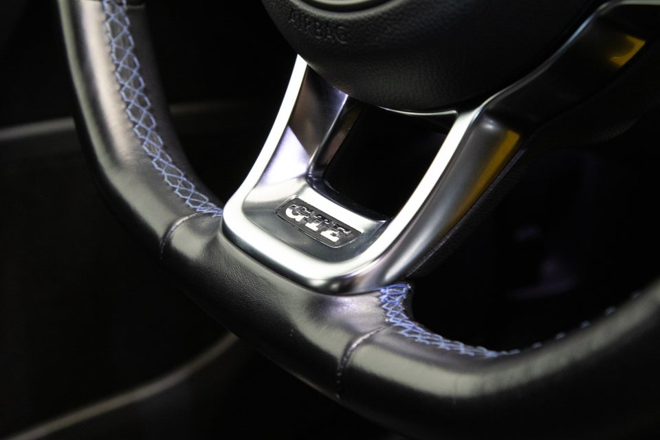 VW Golf VII 1,4 GTE DSG 5d