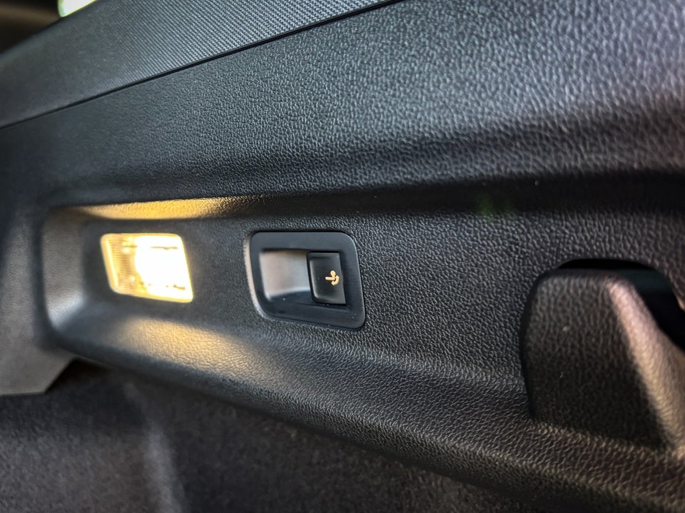 Ford Explorer 77 Premium Extended Range 5d