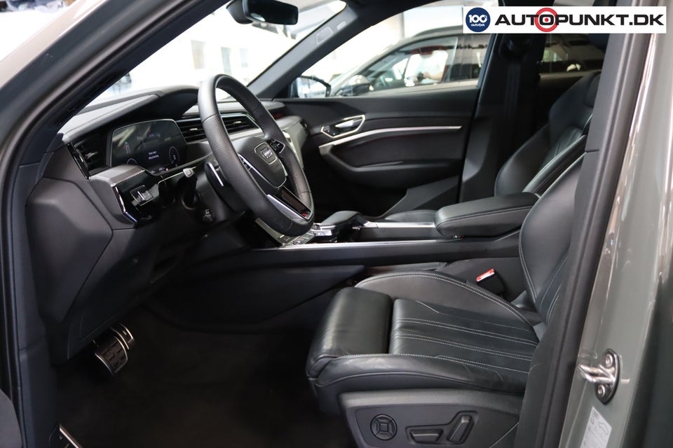 Audi Q8 e-tron 55 S-line quattro 5d