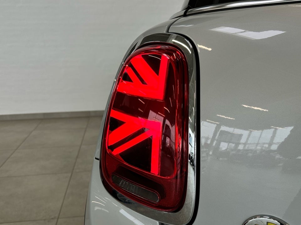MINI Cooper SE Essential 3d