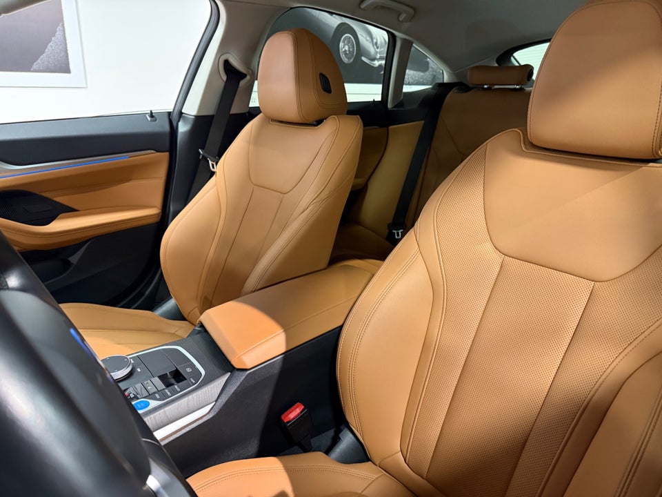 BMW i4 eDrive35 Charged 5d