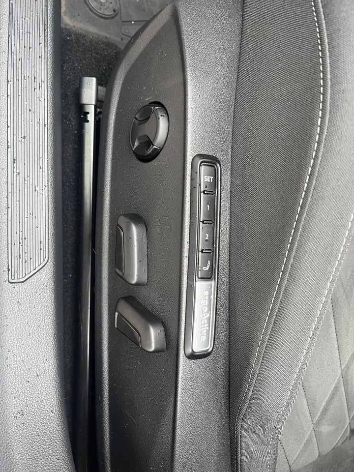VW Golf VIII 1,4 eHybrid DSG 5d