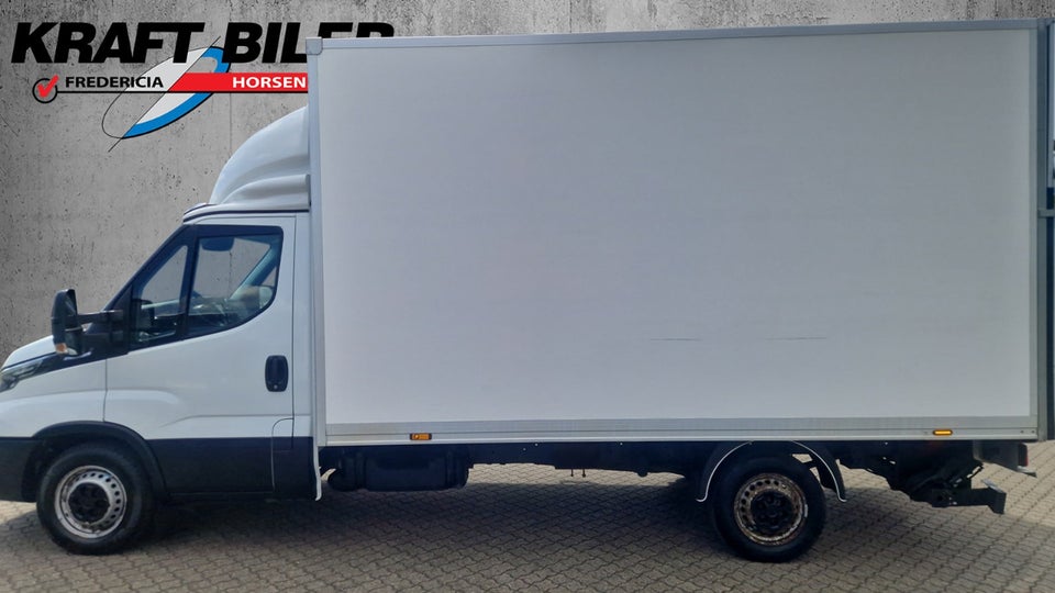 Iveco Daily 3,0 35S18 Box m/lift AG8 2d