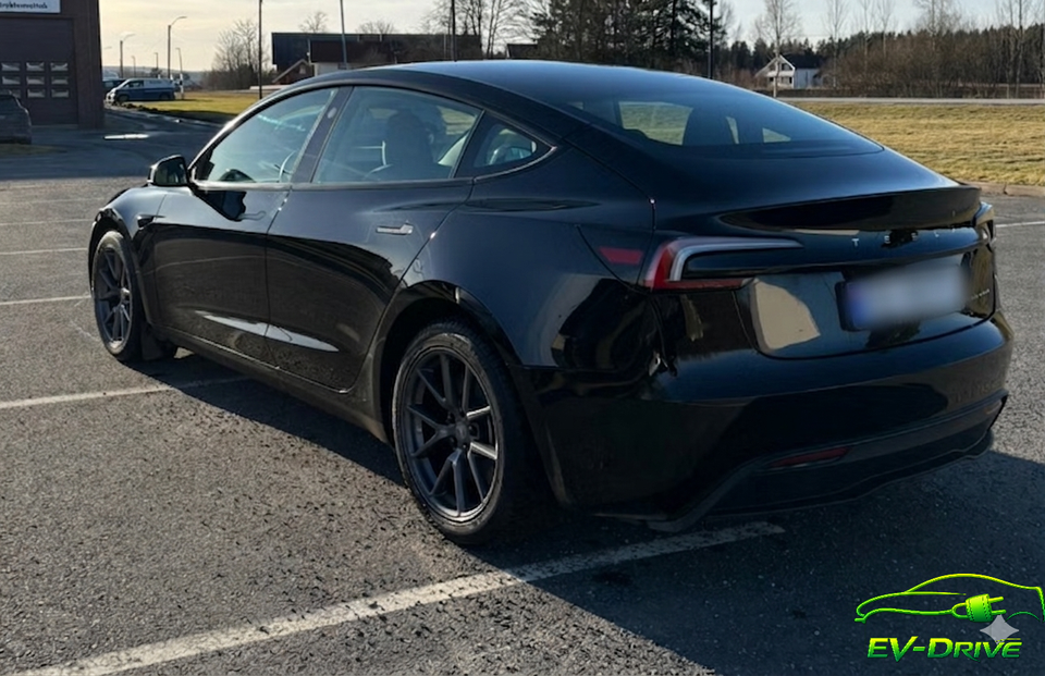 Tesla Model 3 Long Range AWD 4d