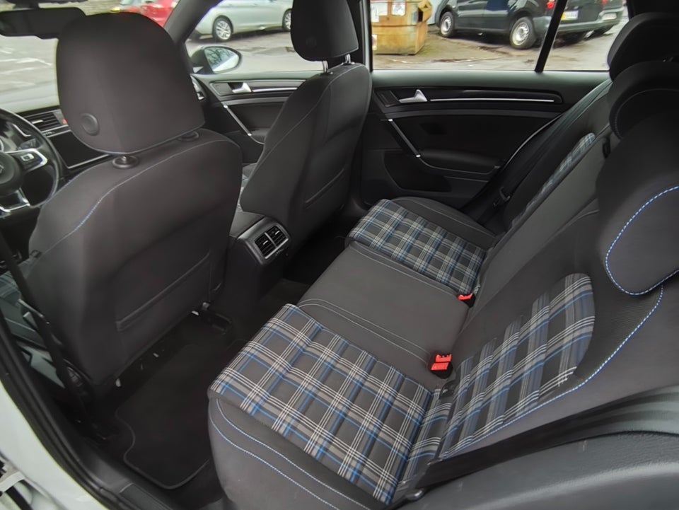 VW Golf VII 1,4 GTE DSG 5d