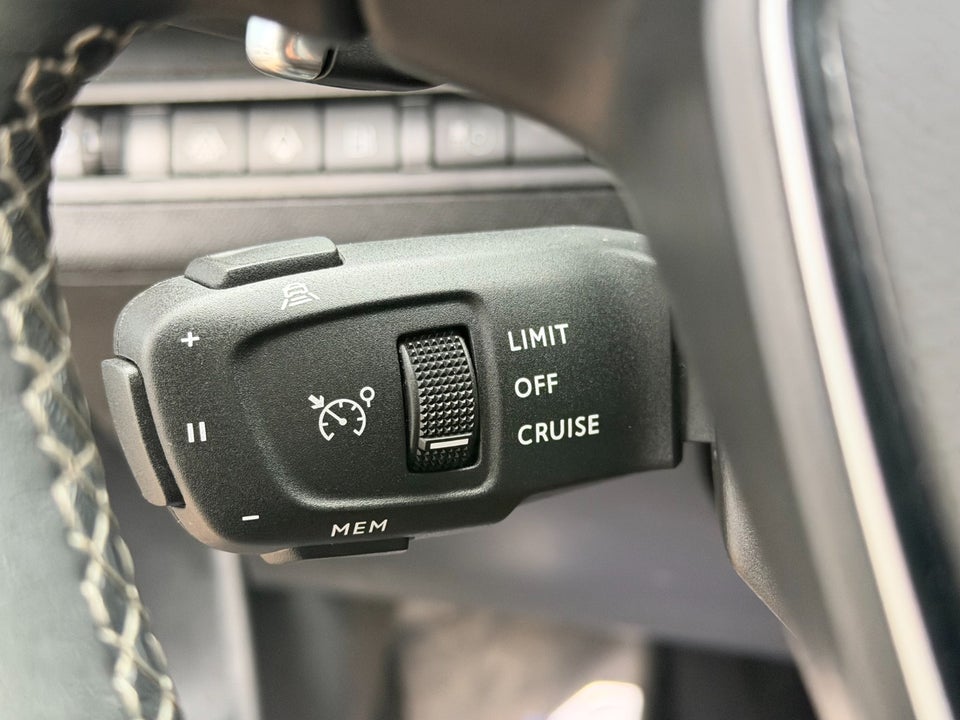 Peugeot 3008 1,6 Hybrid Allure Limited EAT8 5d