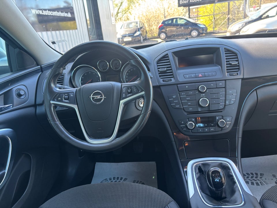 Opel Insignia 1,8 Edition 4d