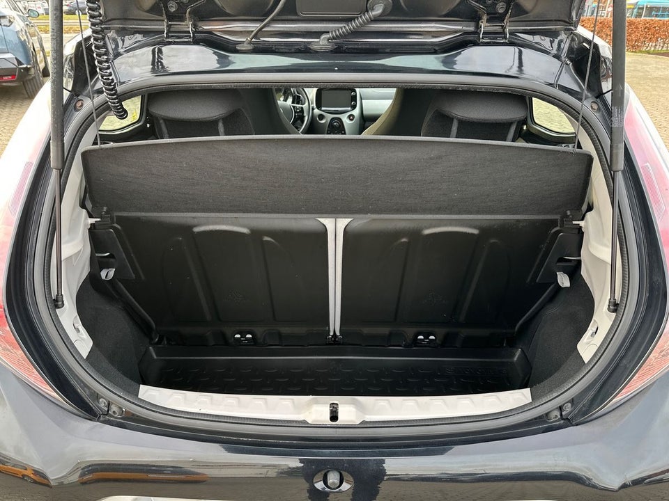 Toyota Aygo 1,0 VVT-i x-play x-touch 5d