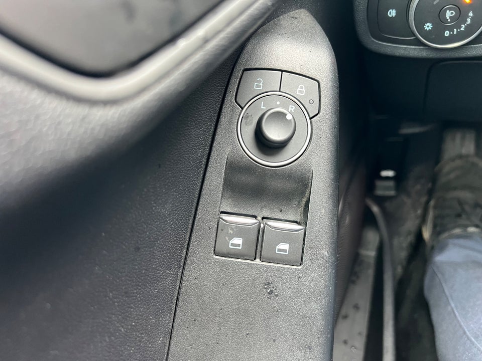 Ford Fiesta 1,0 EcoBoost mHEV Connected 5d