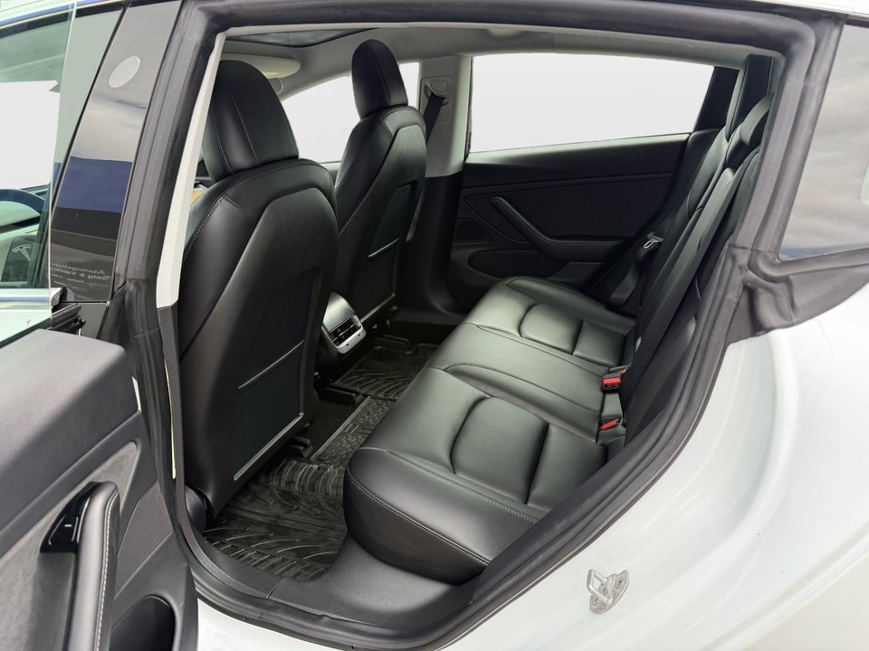 Tesla Model 3 Long Range AWD 4d