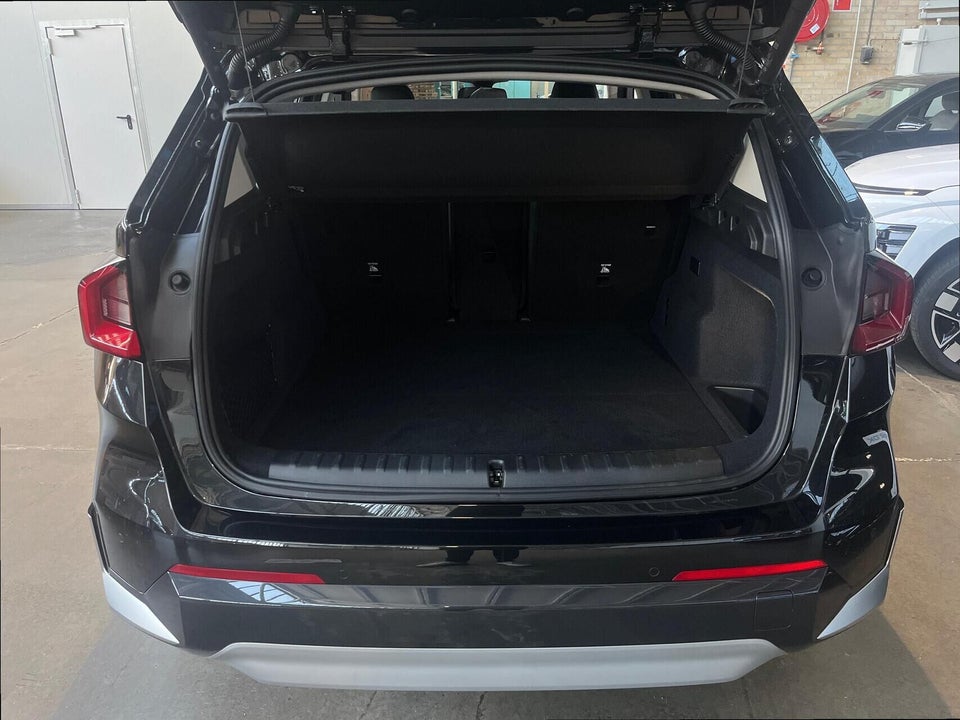 BMW iX1 eDrive20 X-Line 5d