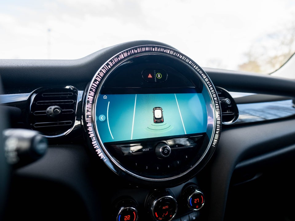 MINI Cooper SE Essential 3d