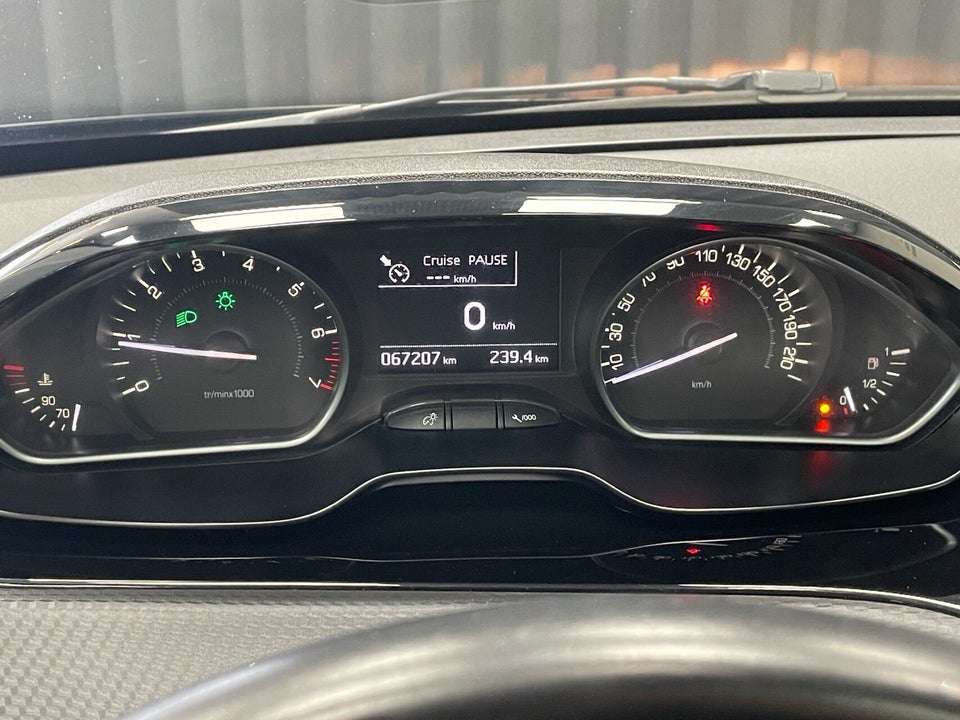 Peugeot 208 1,2 PureTech 82 Prestige 5d