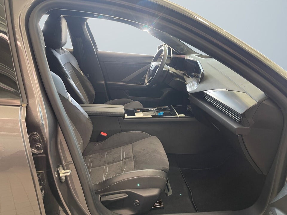 Opel Astra-e 54 GS Sports Tourer 5d