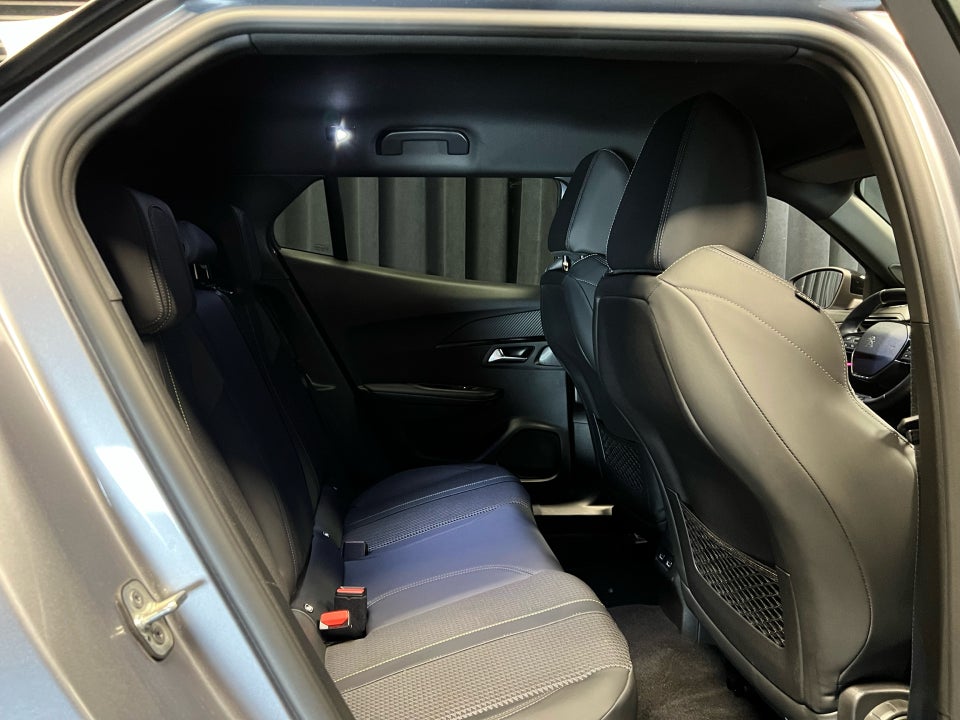 Peugeot e-2008 50 GT 5d