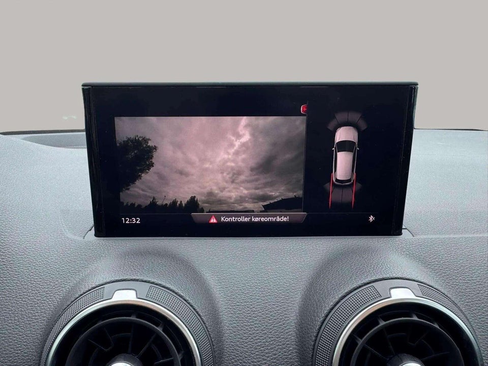 Audi Q2 35 TFSi Prestige S-tr. 5d