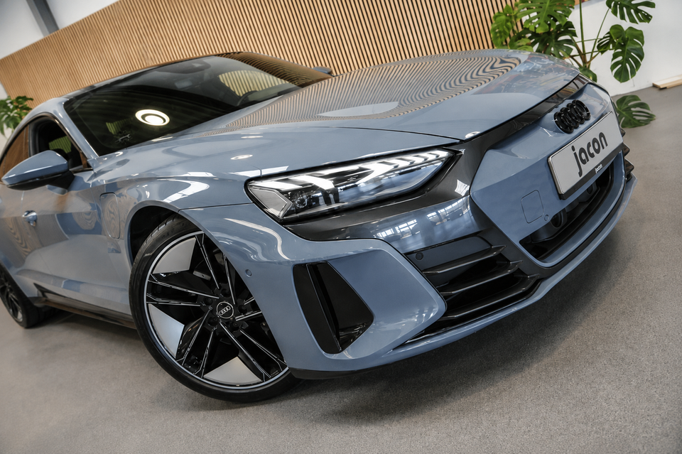 Audi e-tron GT quattro 4d